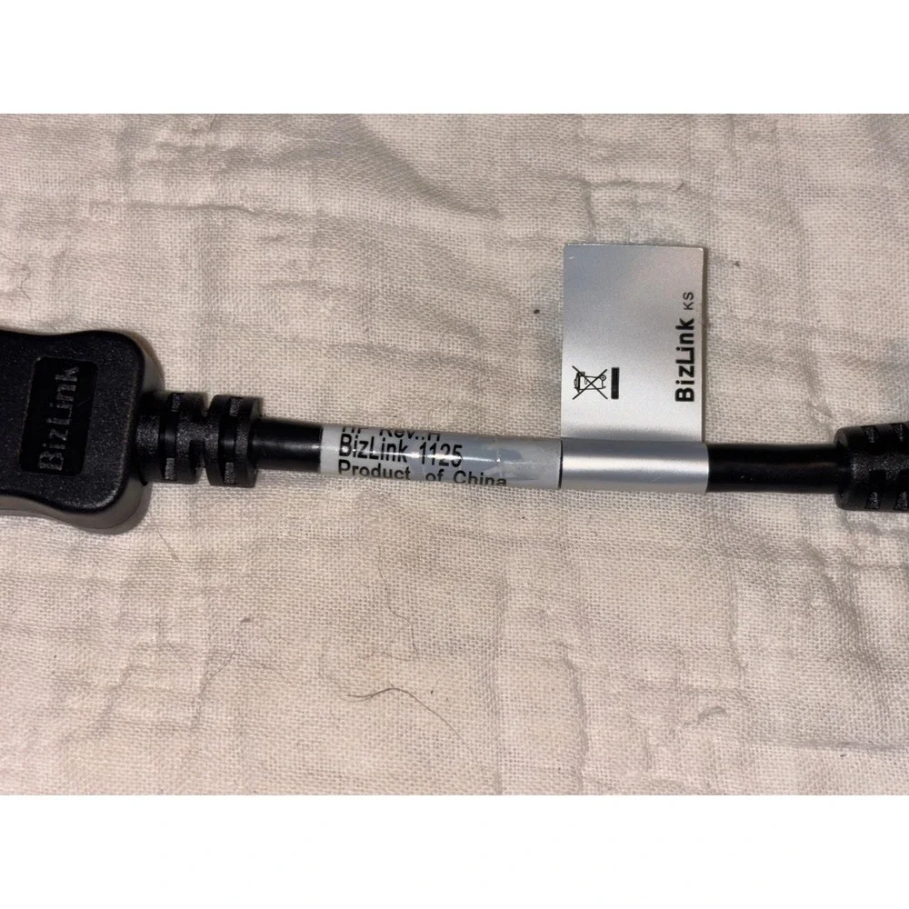 2HP DisplayPort to VGA Adapter Cable 481408-003 BizLink 1125 DP to VGA Converter
